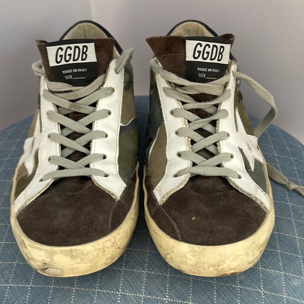 Golden Goose Superstars size 9